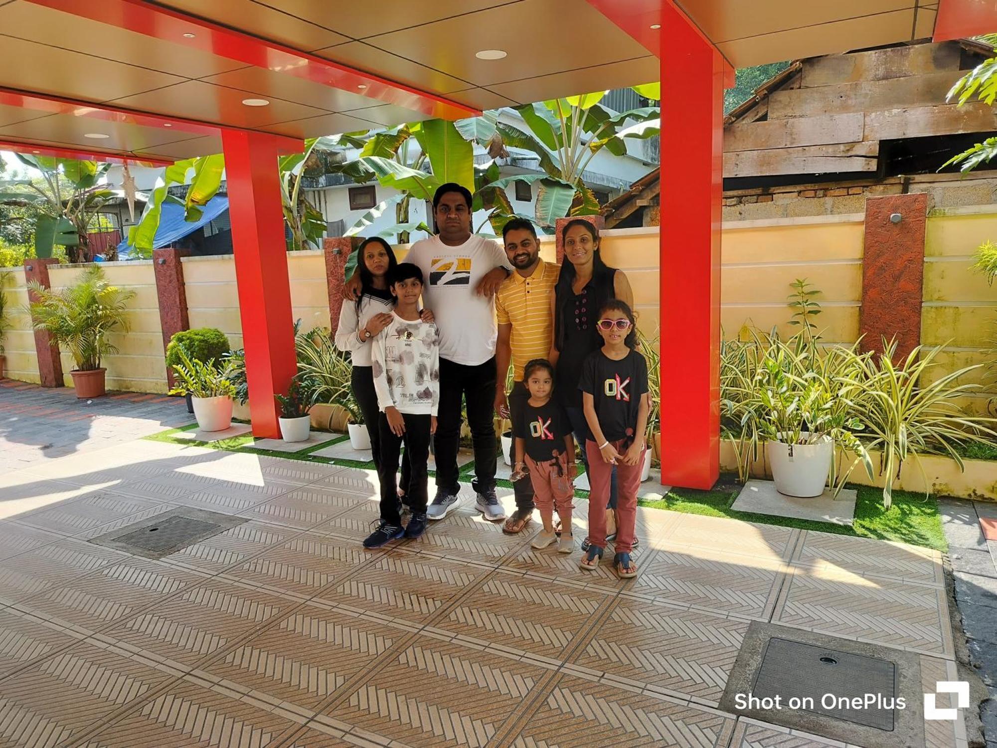 Marina Suites Airport Hotel Kochi Exterior foto